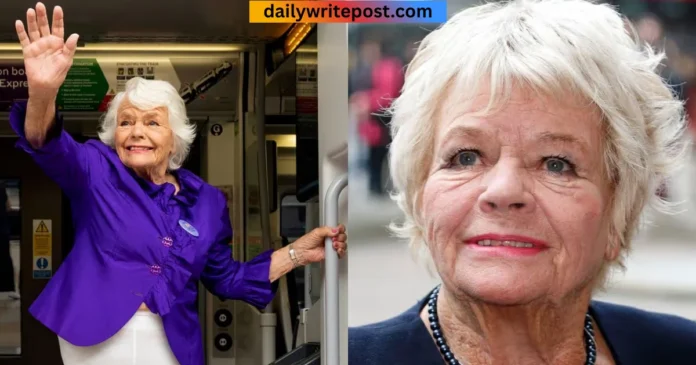 judith chalmers net worth